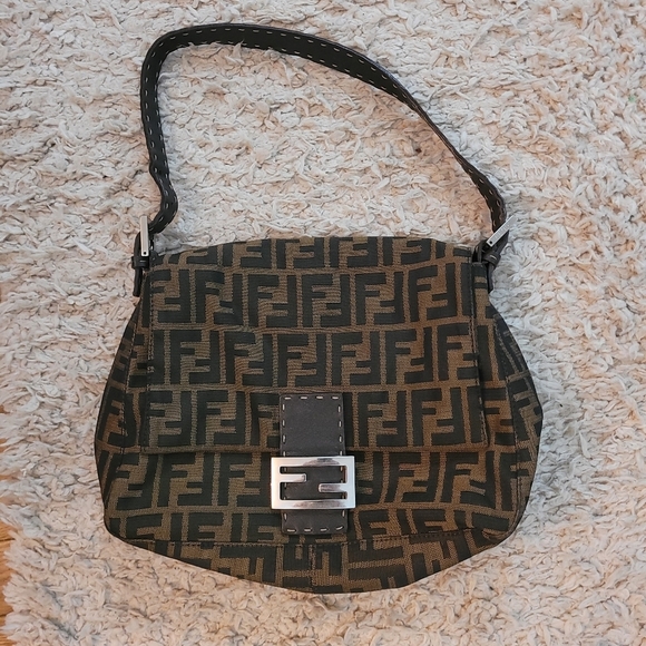 Fendi Mamma BAGUETTE MONOGRAM NYLON BAG - Picture 5 of 17
